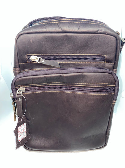C330 - Carriel de cuero Tula grande marca Quality Leather