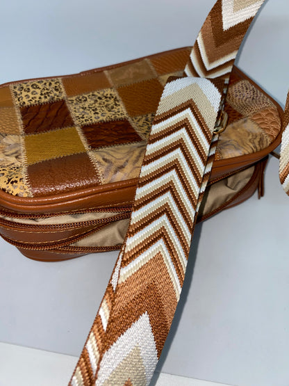 CML45 - Carriel manos libres de cuero para dama tipo Retazos marca Quality Leather