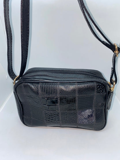 CML45 - Carriel manos libres de cuero para dama tipo Retazos marca Quality Leather