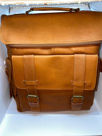 ME90 - Mochila de cuero Tula tipo scout marca Quality Leather